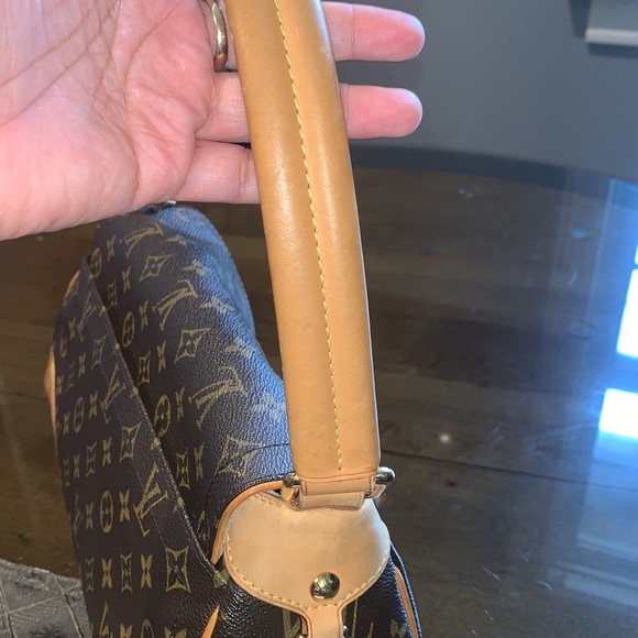 Louis Vuitton handbag - Picture 6 of 12